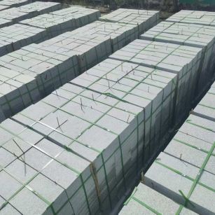 濮阳 芝麻白1.8公分火烧300*600地铺，清仓大甩卖