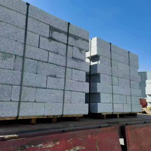 濮阳 路沿石装车出货