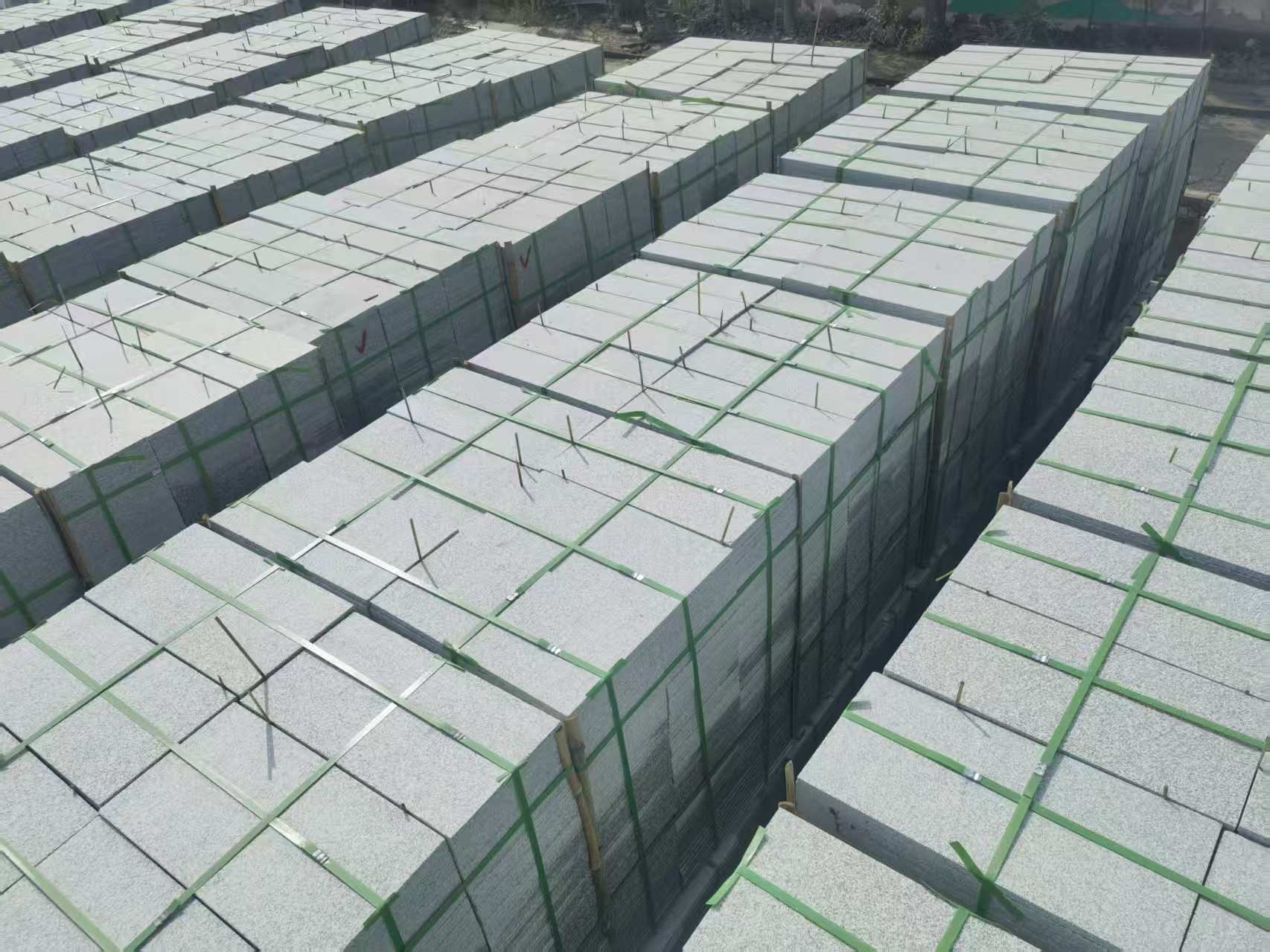 濮阳 芝麻白1.8公分火烧300*600地铺，清仓大甩卖