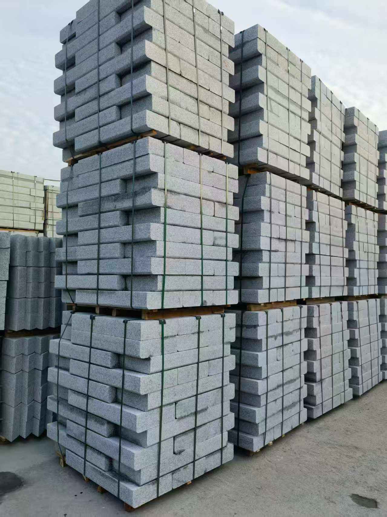 濮阳 路沿石（路侧石），颜色一致，尺寸标准