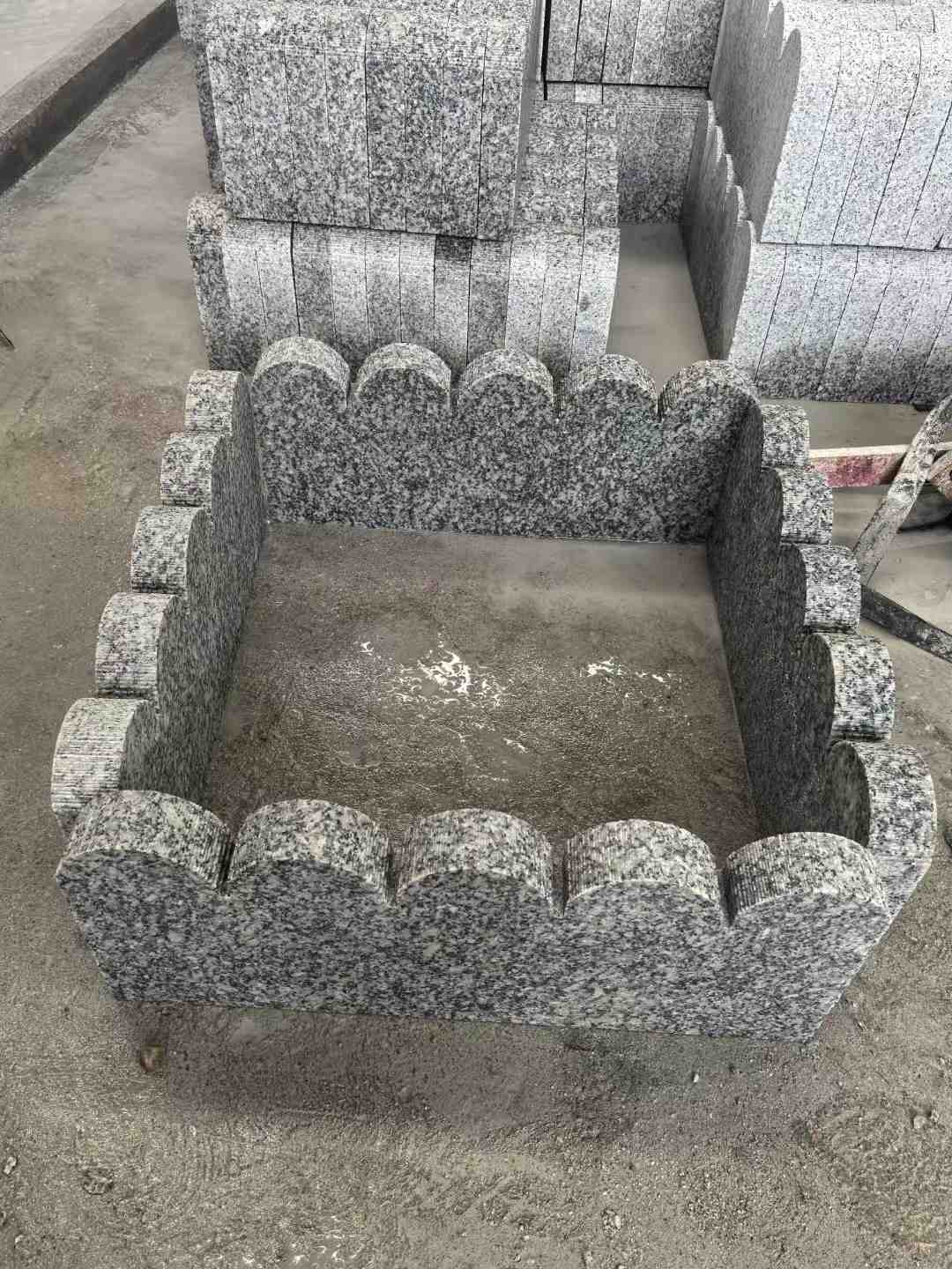 濮阳 花边石、花坛围栏石、花池界石、菜园栅栏石、镶边石、波浪状界石介绍