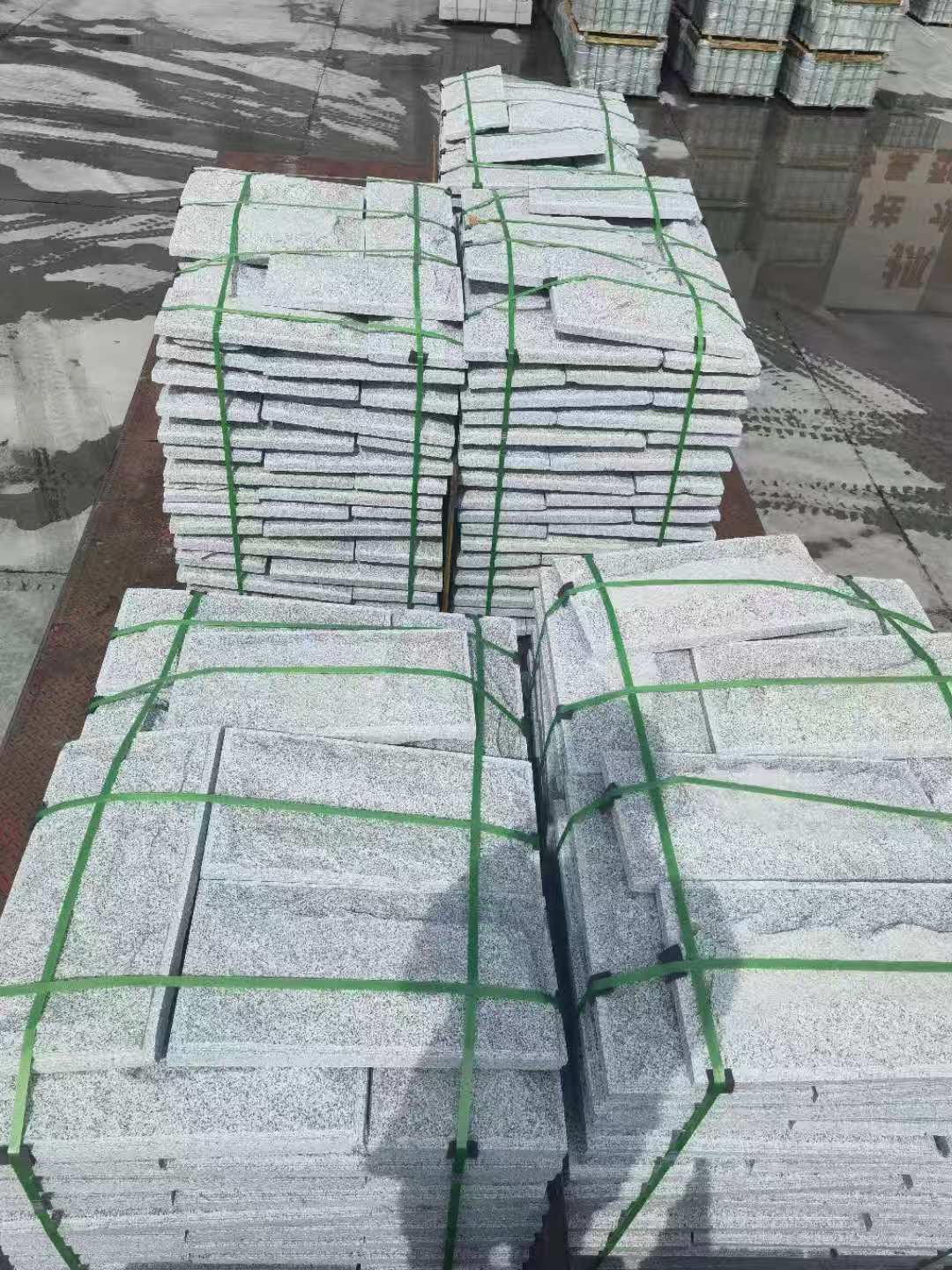 濮阳 芝麻白蘑菇石装车出货