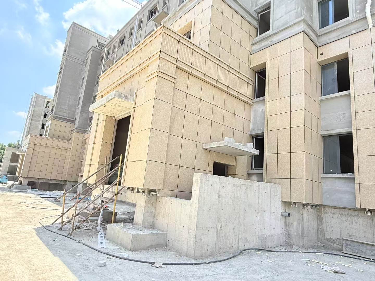 濮阳 黄金麻干挂，工地实拍