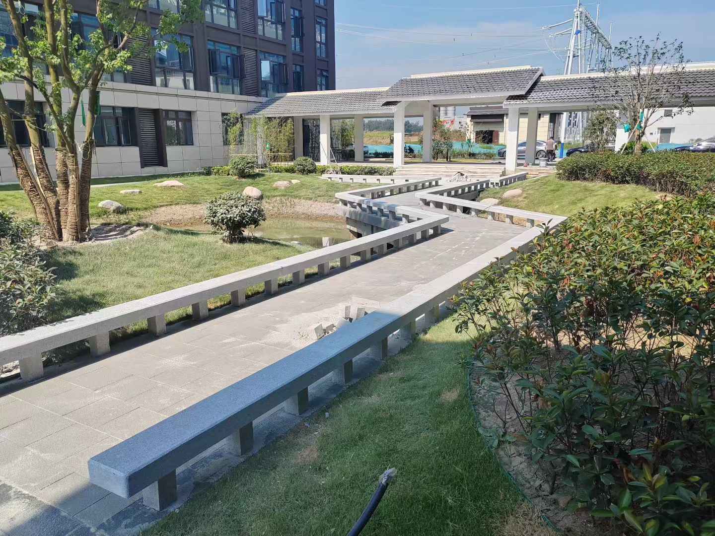 濮阳 芝麻灰小区坐凳&栏杆安装效果