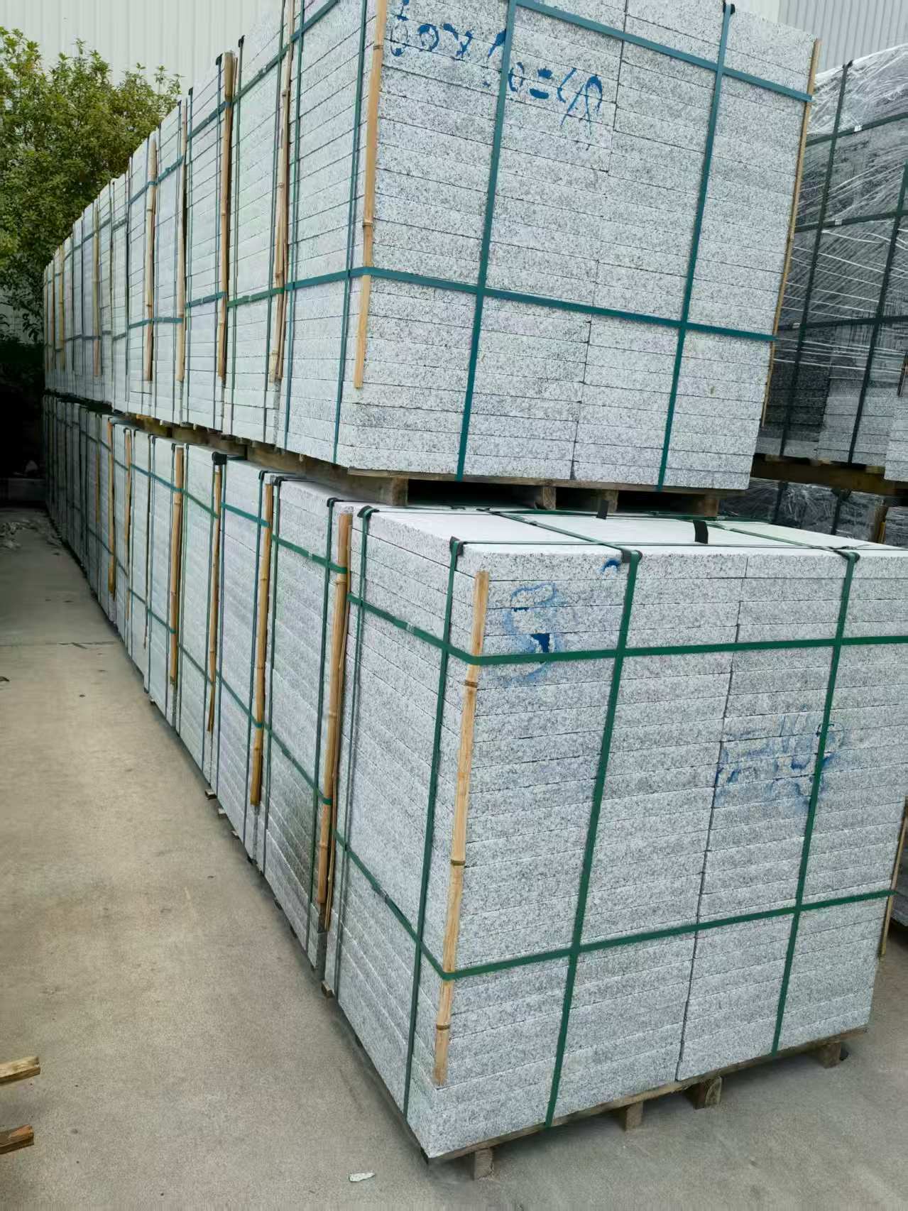 濮阳 大花芙蓉白火烧成品，市政园林广场地铺石